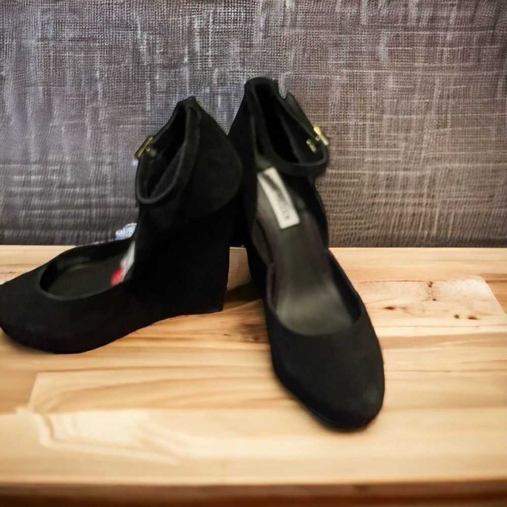 Steve Madden Zenn Black Suede 7 1/2 Wedge Shoes